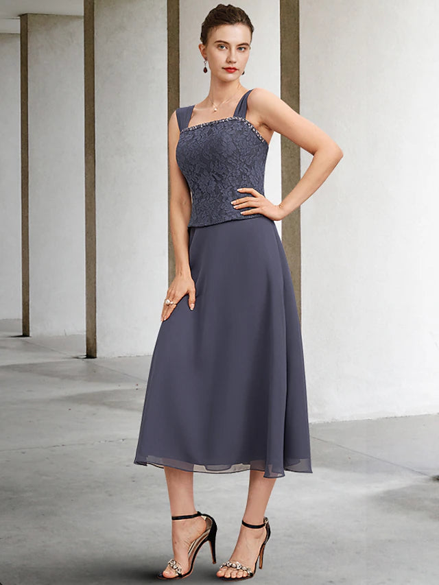 A-Linie, 3-teiliges Kleid für die Brautmutter, Übergröße, elegant, quadratischer Ausschnitt, knielang, Chiffon, Spitze, ärmellos, Wickeljacke inklusive, Kleider mit Kristallen und Rüschen
